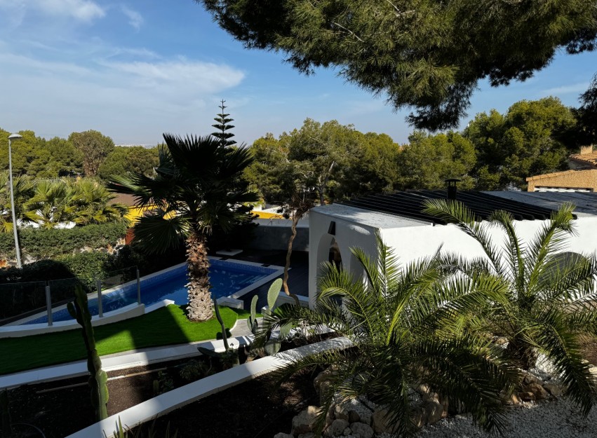 Herverkoop - Villa - Torrevieja - Los Balcones