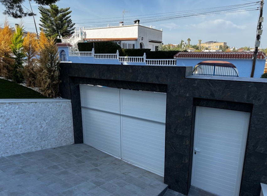 Herverkoop - Villa - Torrevieja - Los Balcones