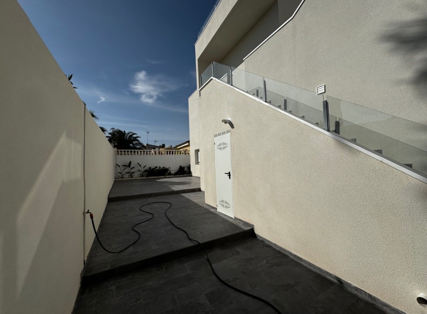 Herverkoop - Villa - Torrevieja - Los Balcones