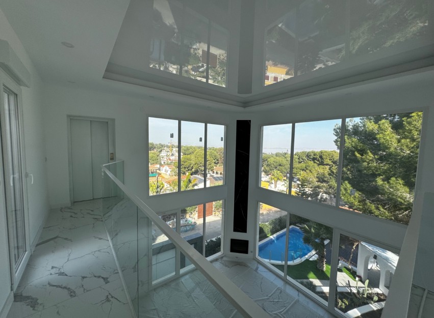 Herverkoop - Villa - Torrevieja - Los Balcones