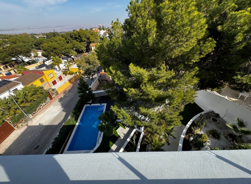 Herverkoop - Villa - Torrevieja - Los Balcones