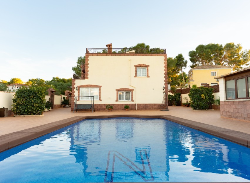Herverkoop - Villa - Torrevieja - Los Balcones