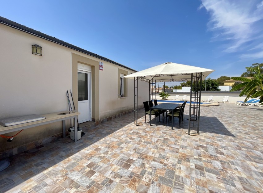 Herverkoop - Villa - Torrevieja - Los Balcones