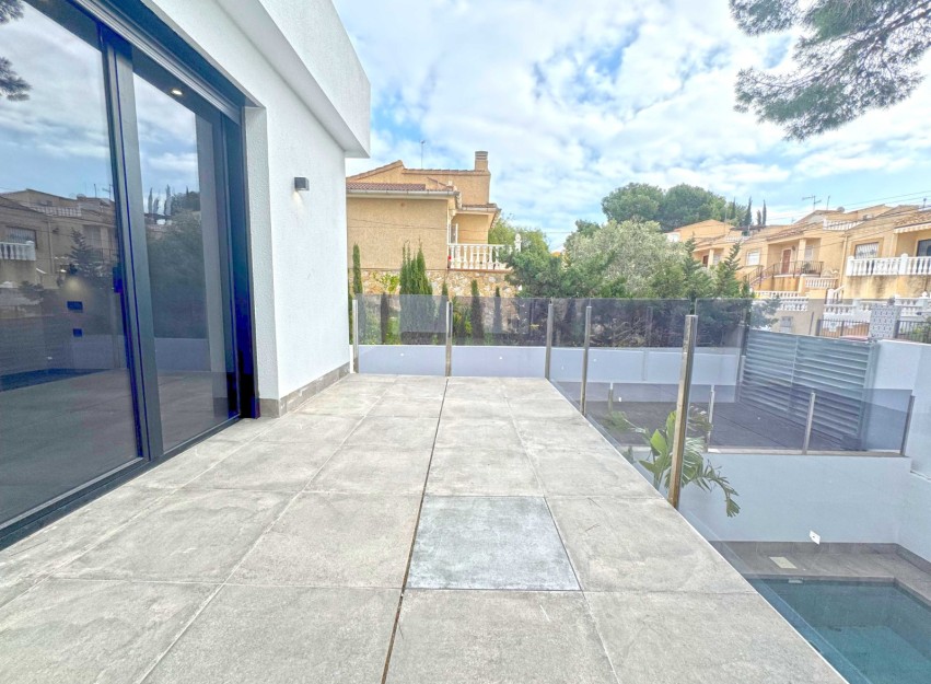 Herverkoop - Villa - Torrevieja - Los Balcones