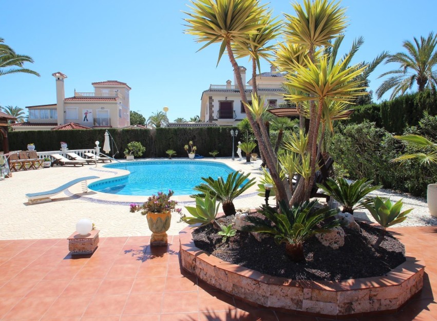 Herverkoop - Villa - Torrevieja - Punta Prima