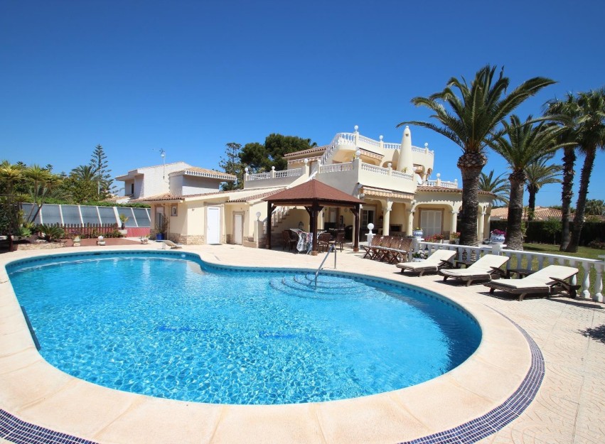 Herverkoop - Villa - Torrevieja - Punta Prima
