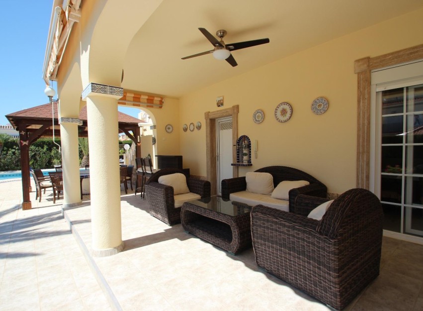 Herverkoop - Villa - Torrevieja - Punta Prima