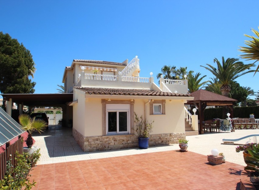 Herverkoop - Villa - Torrevieja - Punta Prima