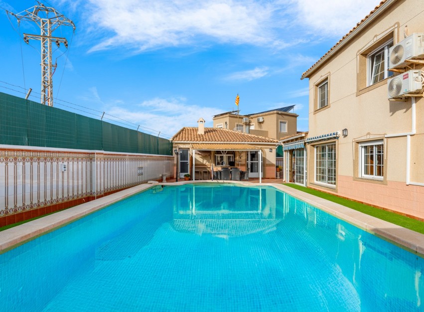 Herverkoop - Villa - Torrevieja