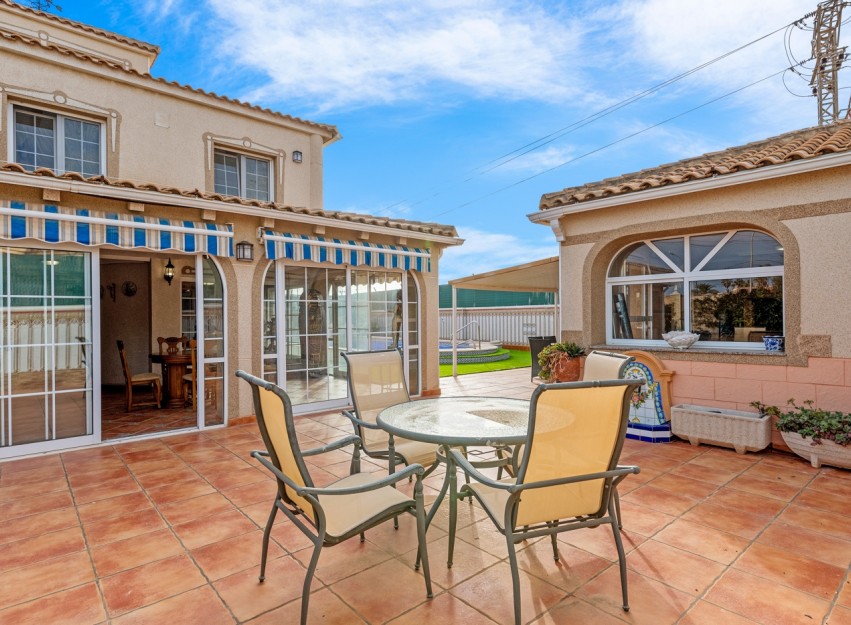 Herverkoop - Villa - Torrevieja