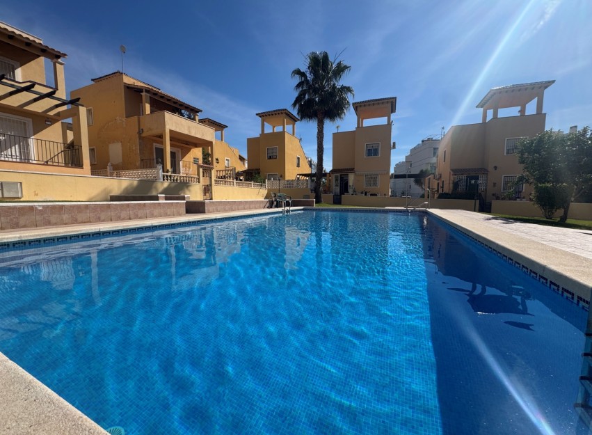 Herverkoop - Villa - Villamartín - Lomas del Golf