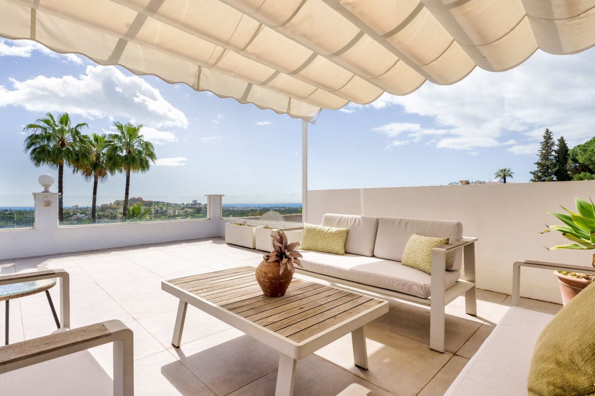 Resale - Apartment - Benahavis - La Quinta