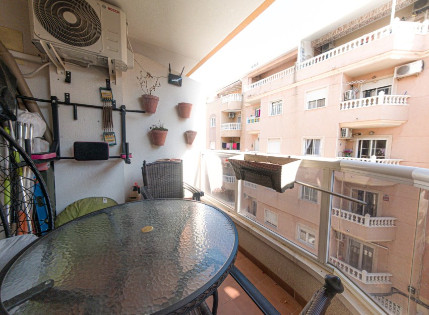 Resale - Apartment - Torrevieja - Playa de Los Locos-Curva del Palangre