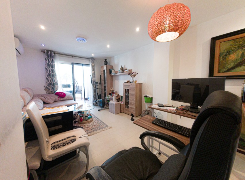Resale - Apartment - Torrevieja - Playa de Los Locos-Curva del Palangre