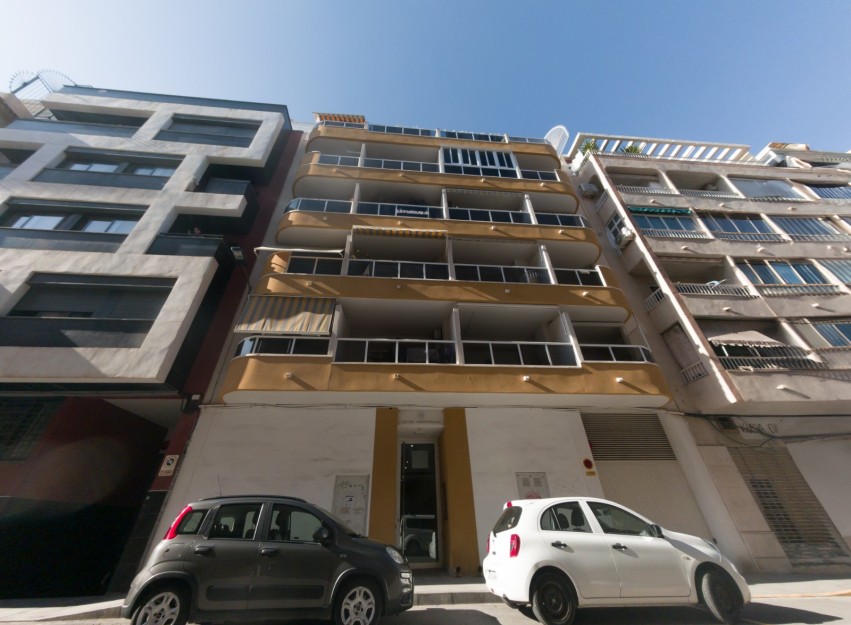 Resale - Apartment - Torrevieja - Playa de Los Locos-Curva del Palangre