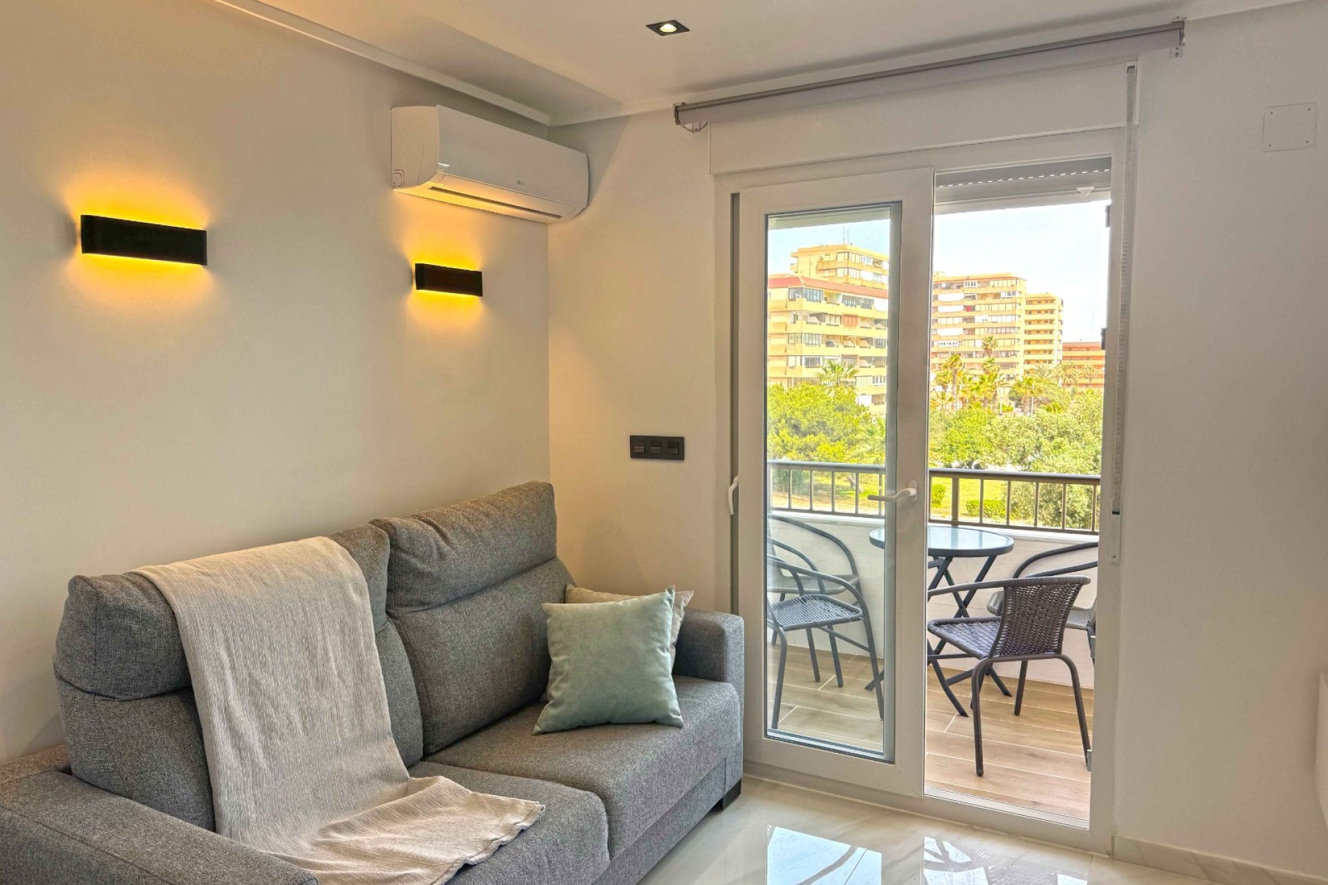Resale - Apartment - Torrevieja - Torrelamata - La Mata