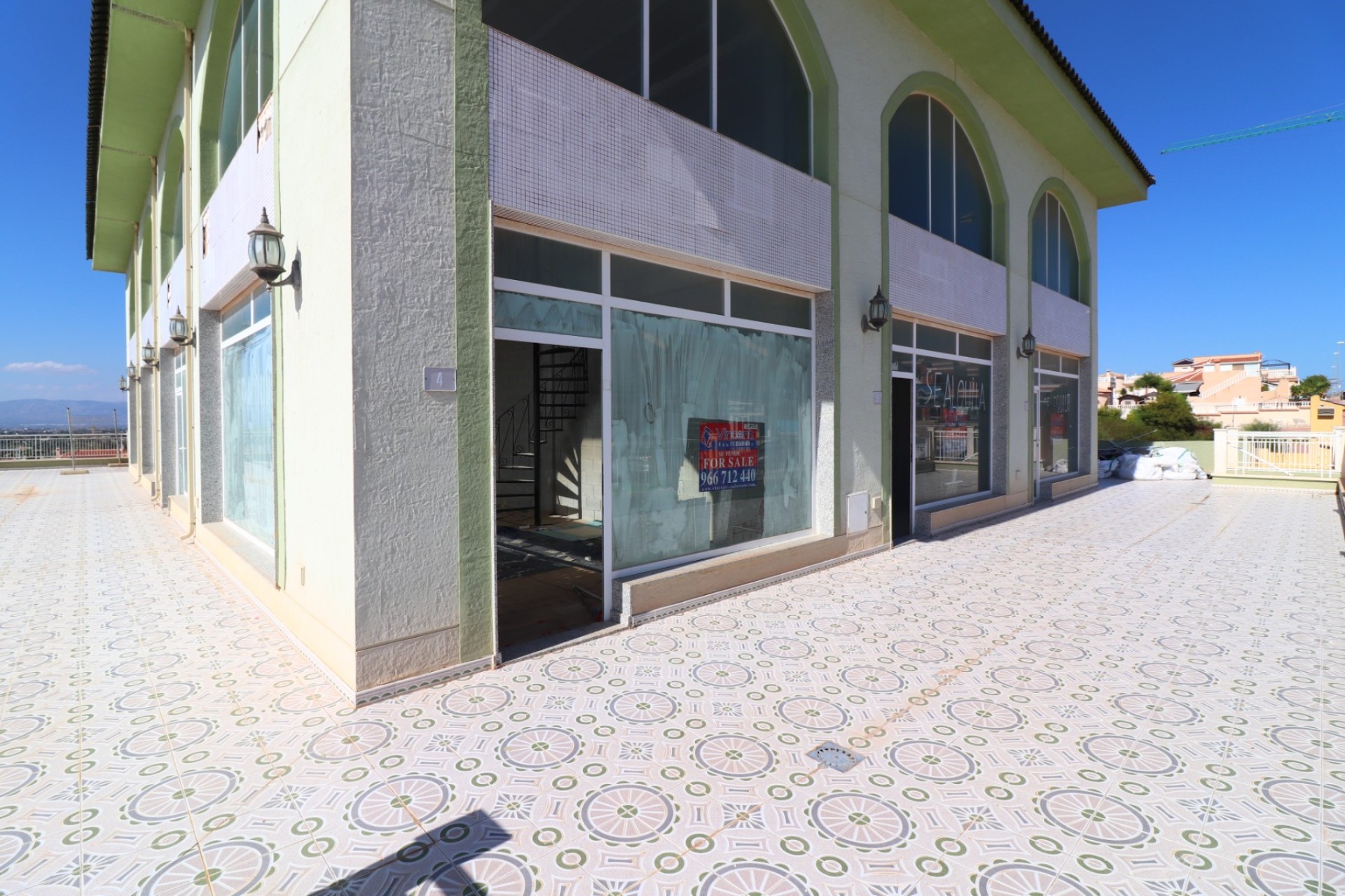 Resale - Commercial - Benimar