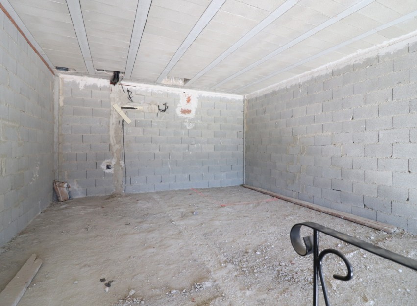 Resale - Commercial - Benimar