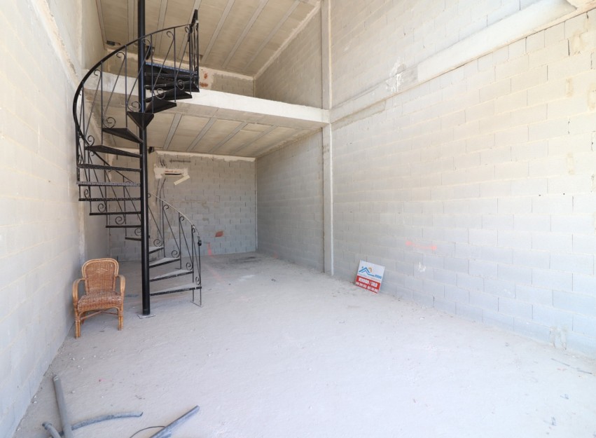 Resale - Commercial - Benimar