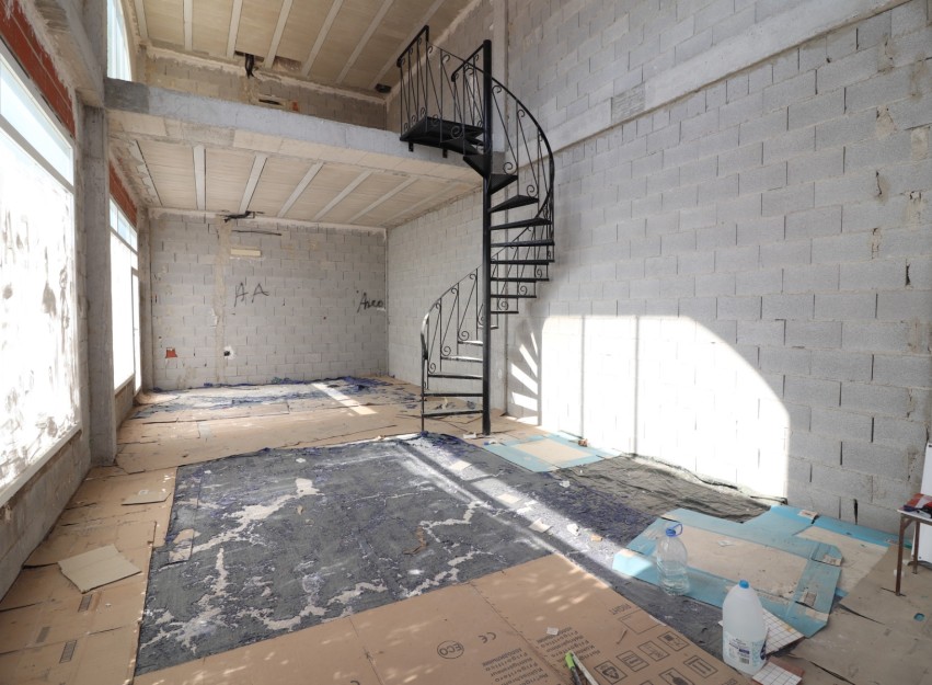 Resale - Commercial - Benimar