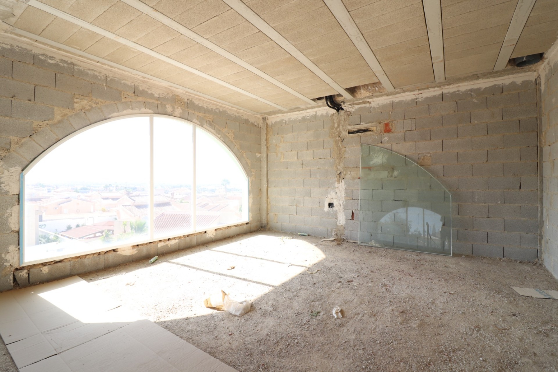 Resale - Commercial - Benimar
