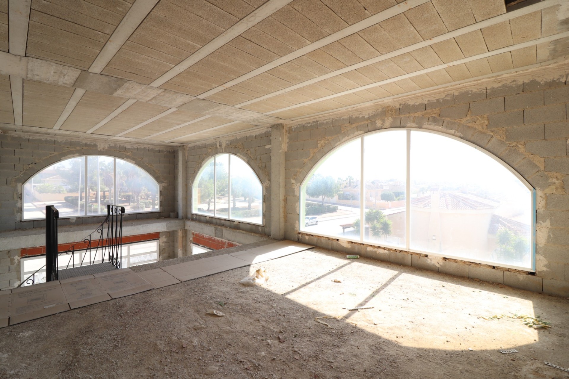 Resale - Commercial - Benimar