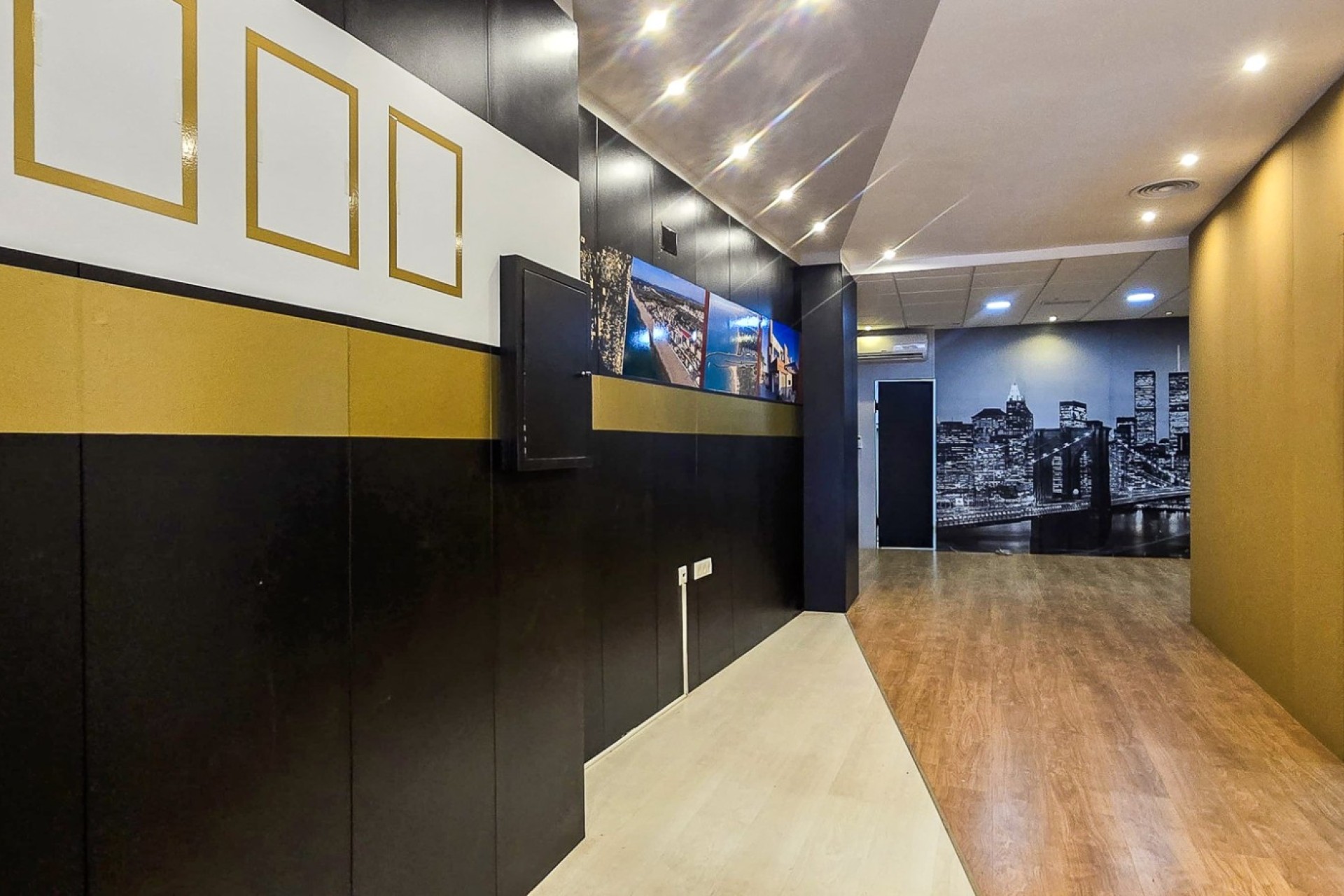 Resale - Commercial - Guardamar del Segura - Center