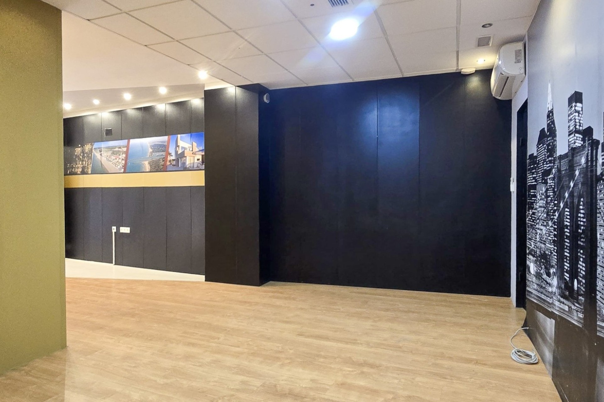 Resale - Commercial - Guardamar del Segura - Center