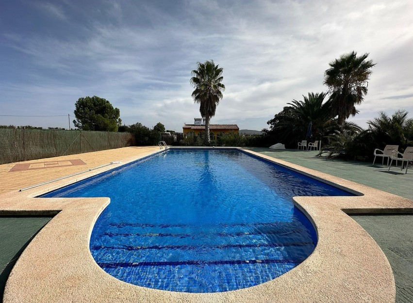 Resale - Country House - Pinoso
