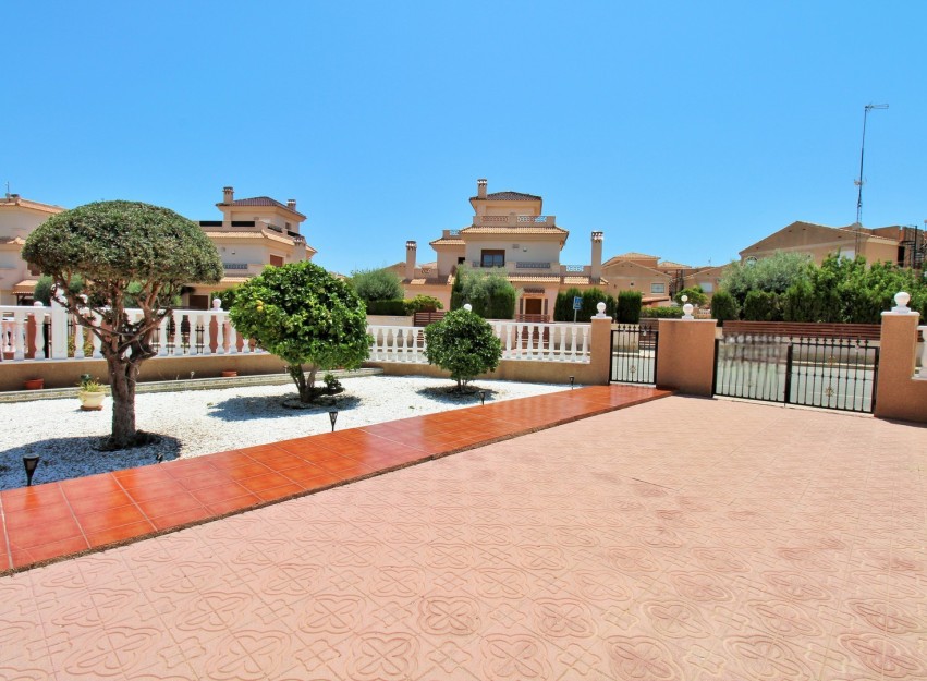 Resale - Townhouse - La Zenia