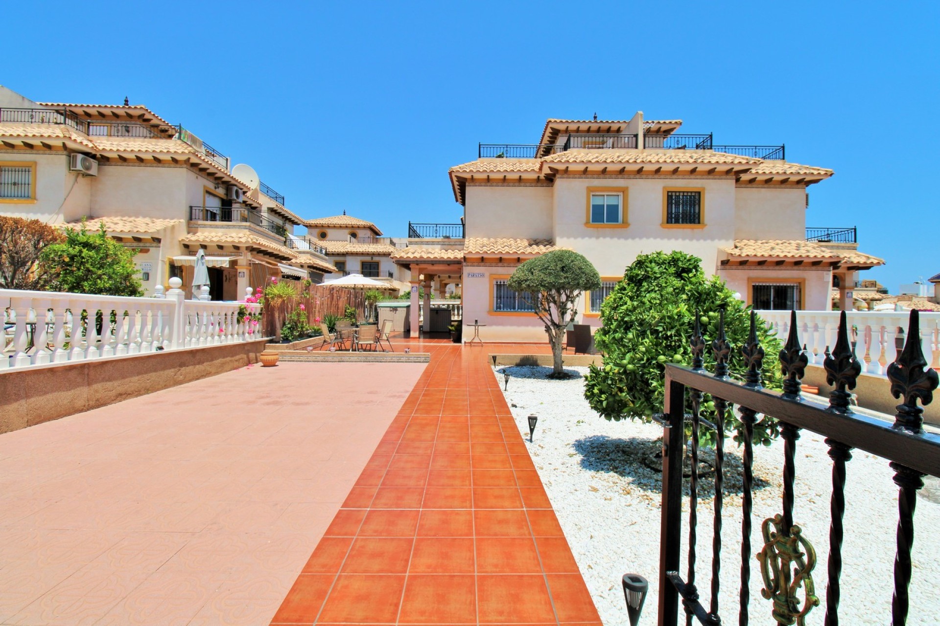Resale - Townhouse - La Zenia