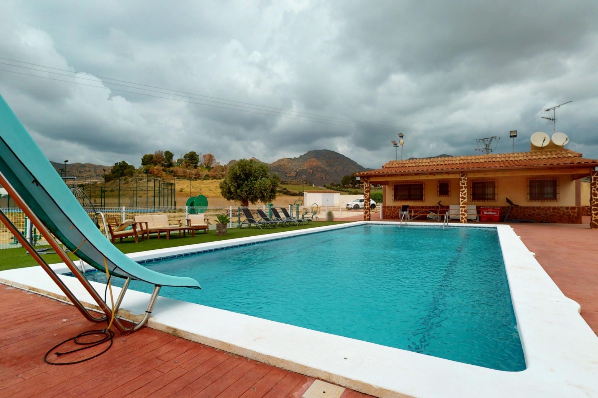 Resale - Villa - Aguilas