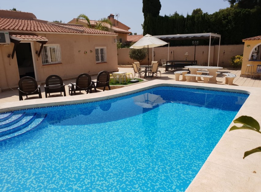 Resale - Villa - Alfas del Pí - Urbanizaciones