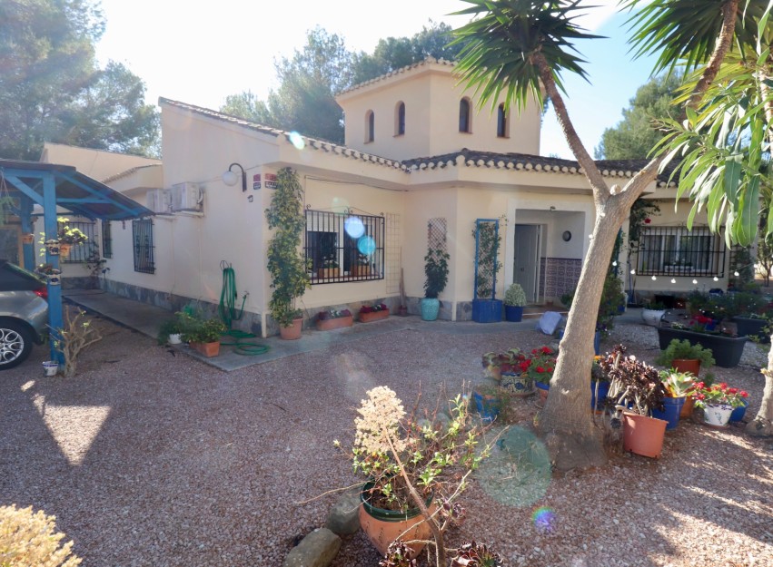 Resale - Villa - Algorfa - Castillo de montemar