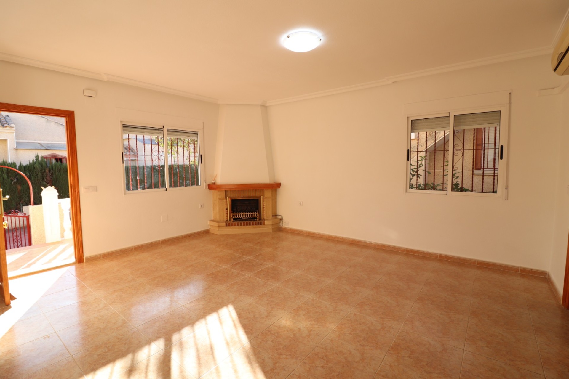 Resale - Villa - Algorfa - Montemar