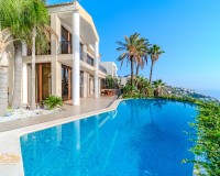 Resale - Villa - Altea