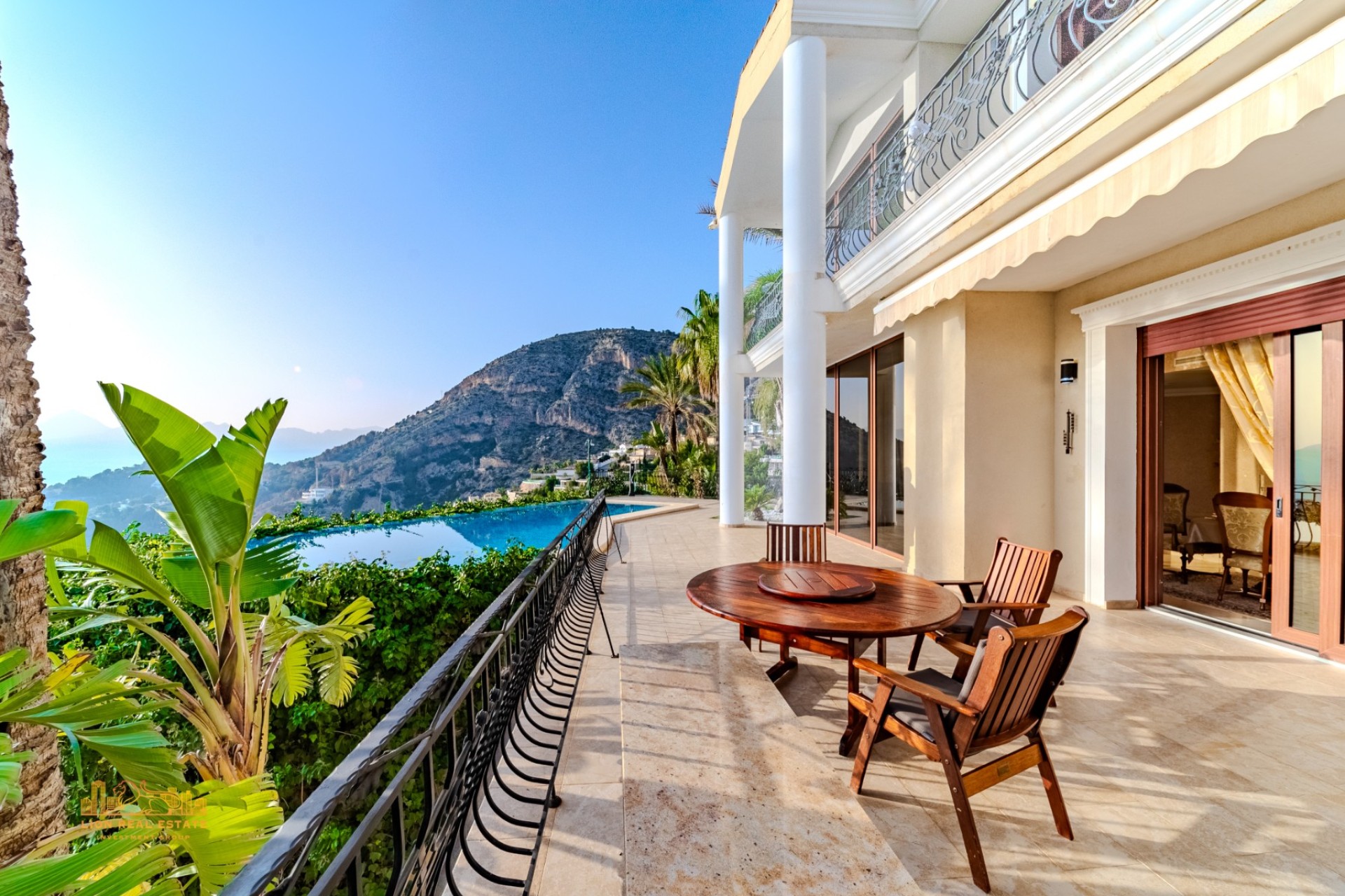 Resale - Villa - Altea