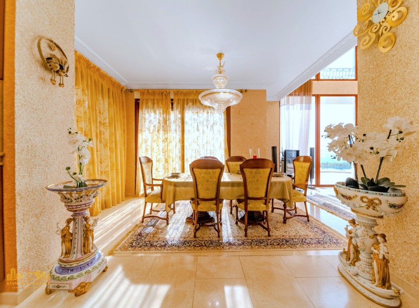 Resale - Villa - Altea