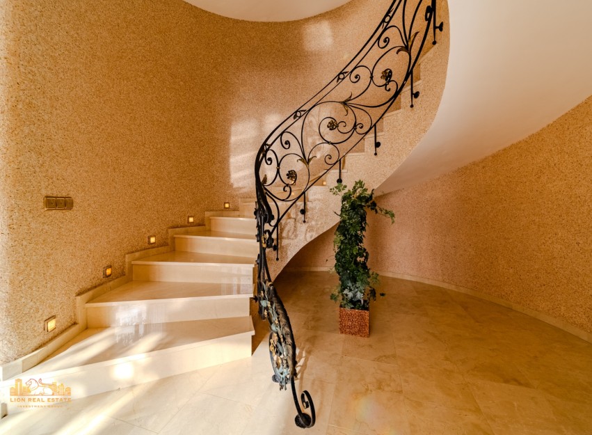 Resale - Villa - Altea
