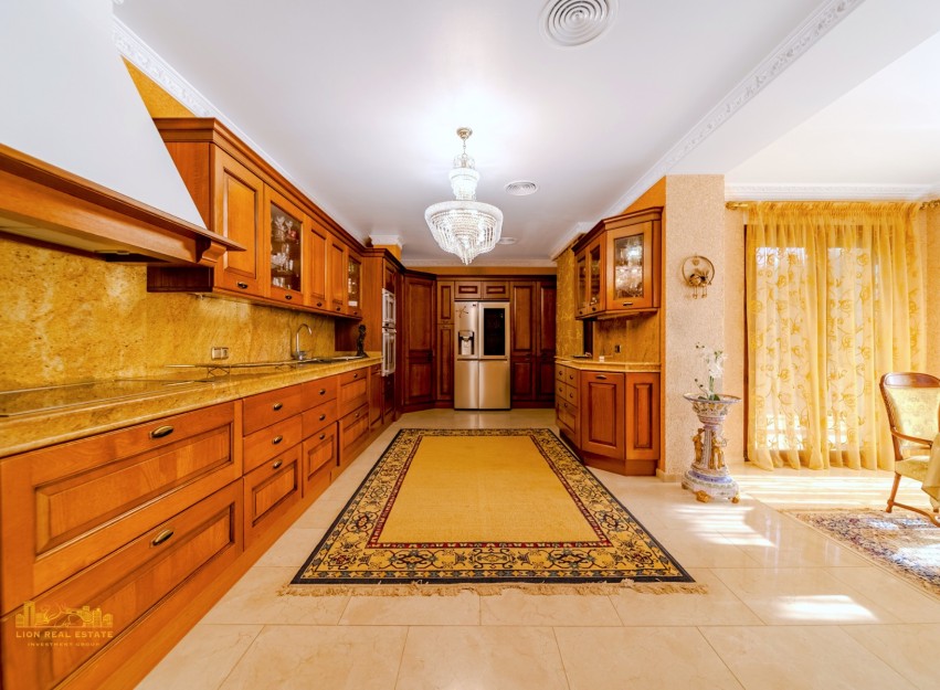 Resale - Villa - Altea