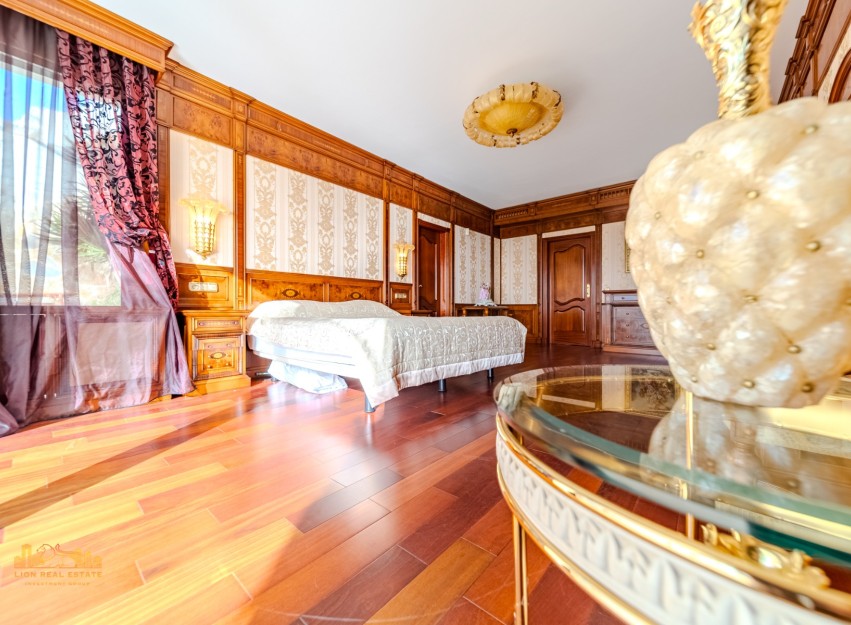 Resale - Villa - Altea