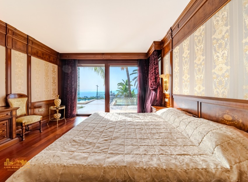 Resale - Villa - Altea
