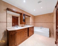 Resale - Villa - Altea