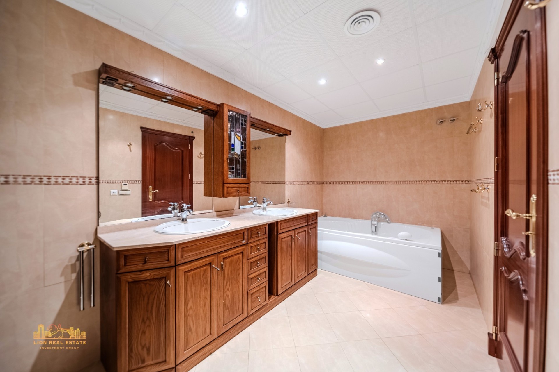 Resale - Villa - Altea