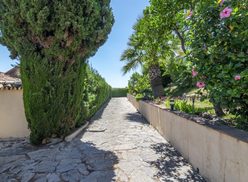 Resale - Villa - Benahavis - La Quinta