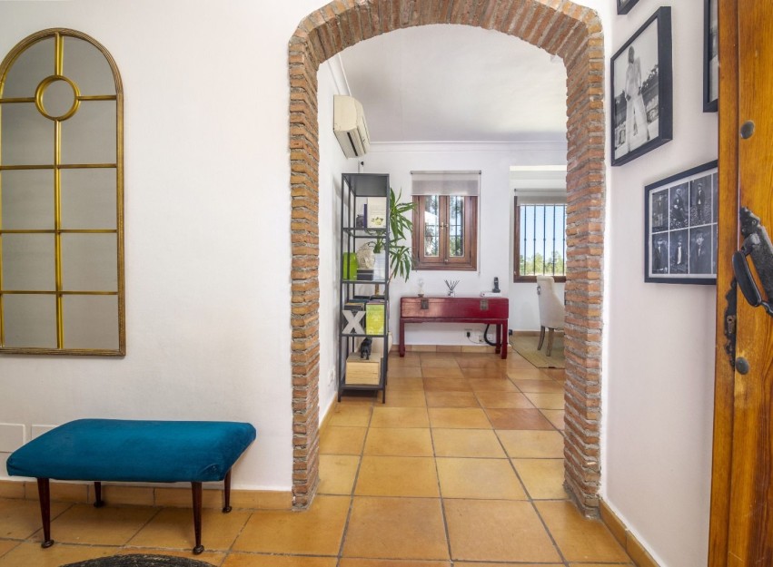 Resale - Villa - Benahavis - La Quinta