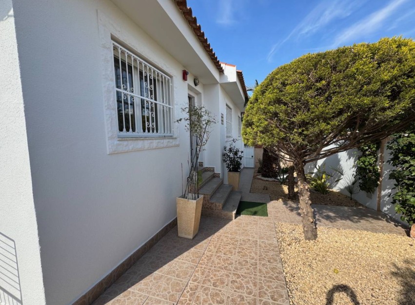 Resale - Villa - Benijofar