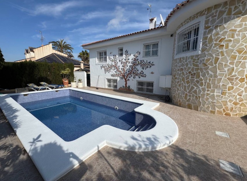 Resale - Villa - Benijofar