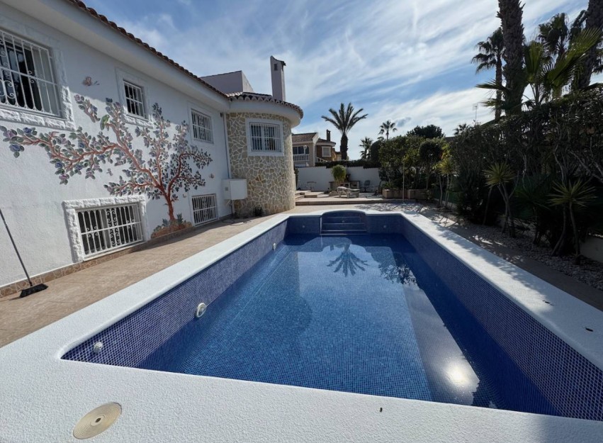 Resale - Villa - Benijofar