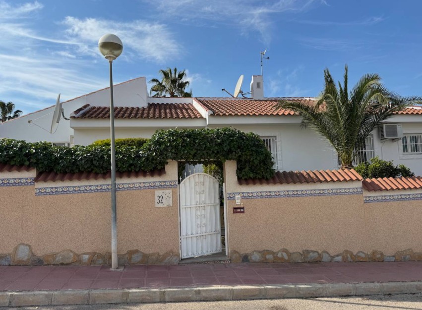 Resale - Villa - Benijofar
